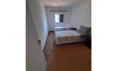 EXCELENTE CHALET DE 7 AMBIENTES STELLA MARIS.