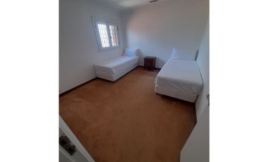 EXCELENTE CHALET DE 7 AMBIENTES STELLA MARIS.