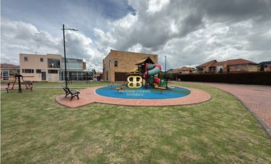 SE ARRIENDA CASA EN CAJIC