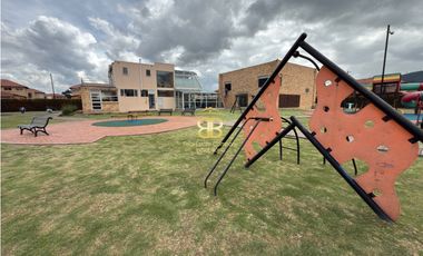 SE ARRIENDA CASA EN CAJIC