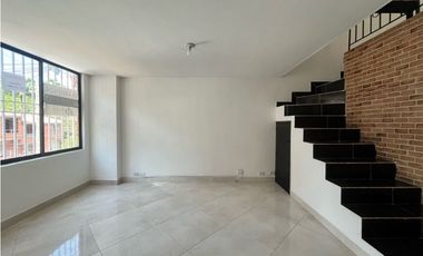 SE ARRIENDA CASA EN RODEO ALTO