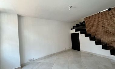 SE ARRIENDA CASA EN RODEO ALTO