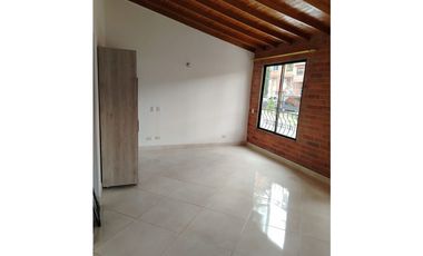 SE ARRIENDA CASA EN RODEO ALTO