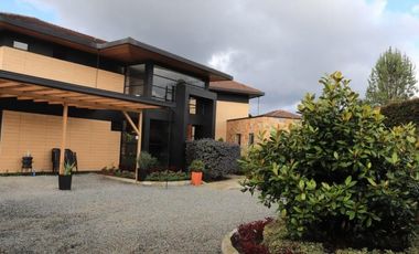 Casa en Arriendo Loma del Escobero Envigado