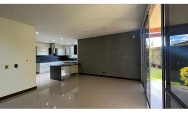 Casa en Arriendo Loma del Escobero Envigado