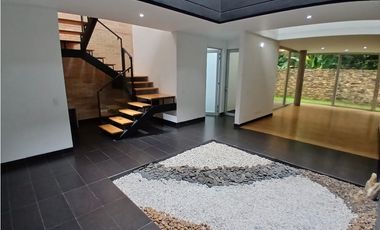 Casa en Arriendo Loma del Escobero Envigado