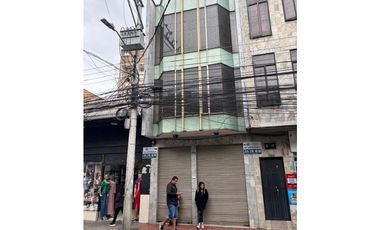 SE ARRIENDA LOCAL COMERCIAL INCLUIDO APARTAMENTO CENTRAL