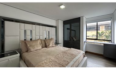 Exclusivo apartamento frente al CC Santa fé para la renta amoblada