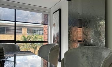 Exclusivo apartamento frente al CC Santa fé para la renta amoblada