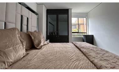 Exclusivo apartamento frente al CC Santa fé para la renta amoblada