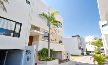 HERMOSA CASA EN VENTA, EN LAGUNA I, PUERTO CANCUN, QUINTANA