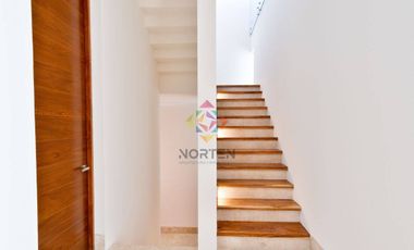 HERMOSA CASA EN VENTA, EN LAGUNA I, PUERTO CANCUN, QUINTANA