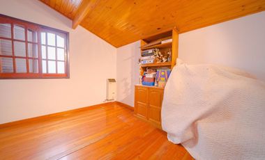 CASA VENTA VILLA BALLESTER 7 AMB. 2 CH PILETA