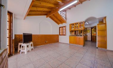 CASA VENTA VILLA BALLESTER 7 AMB. 2 CH PILETA