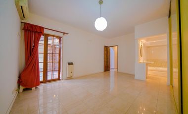 CASA VENTA VILLA BALLESTER 7 AMB. 2 CH PILETA