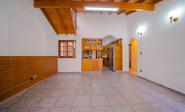 CASA VENTA VILLA BALLESTER 7 AMB. 2 CH PILETA