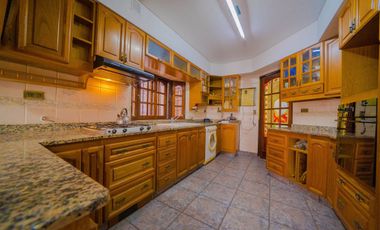 CASA VENTA VILLA BALLESTER 7 AMB. 2 CH PILETA