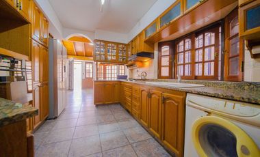 CASA VENTA VILLA BALLESTER 7 AMB. 2 CH PILETA