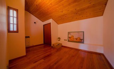 CASA VENTA VILLA BALLESTER 7 AMB. 2 CH PILETA