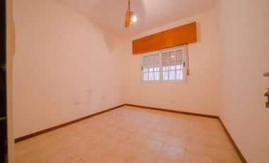 CASA VENTA VILLA BALLESTER 7 AMB. 2 CH PILETA