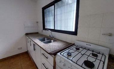 CASA 4 AMBIENTES ALQUILER RAMOS MEJIA QUINCHO