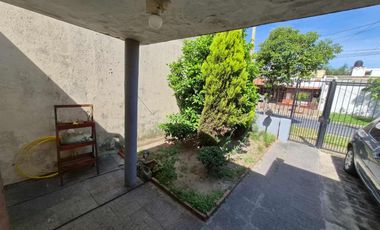 Casa 3 ambientes en venta en Sarandi Oportunidad