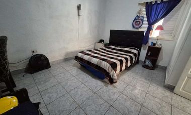 Casa 3 ambientes en venta en Sarandi Oportunidad