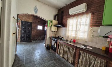 Casa 3 ambientes en venta en Sarandi Oportunidad