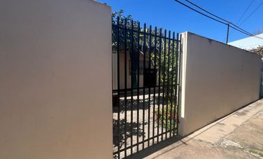 CASA 3 AMBIENTES EN ALQUILER, ZONA CENTRO