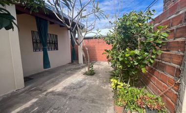 CASA 3 AMBIENTES EN ALQUILER, ZONA CENTRO