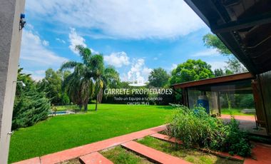 Casa quinta en venta sobre 2000m2 de parque. Barrio Parque Las Lomadas. Cardales