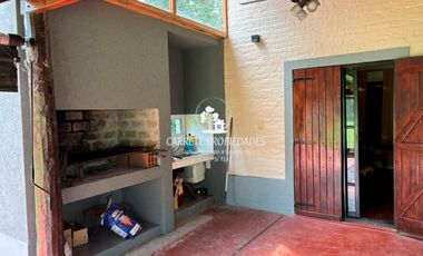 Casa quinta en venta sobre 2000m2 de parque. Barrio Parque Las Lomadas. Cardales