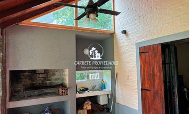 Casa quinta en venta sobre 2000m2 de parque. Barrio Parque Las Lomadas. Cardales