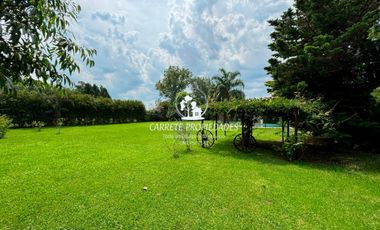 Casa quinta en venta sobre 2000m2 de parque. Barrio Parque Las Lomadas. Cardales