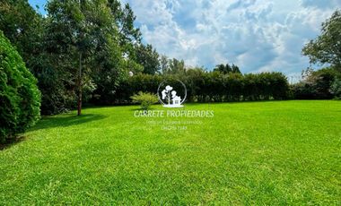 Casa quinta en venta sobre 2000m2 de parque. Barrio Parque Las Lomadas. Cardales