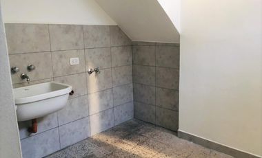 Casa PH en alquiler en Ramos Mejia Sur