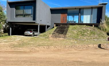 Casa en venta - Costa Esmeralda - Amoblada