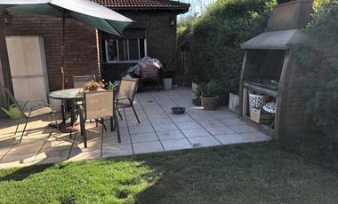 CASA EN VENTA 4 AMB - C/ PARRILA   PILETA - COUNTRY CLUB  VENADO 1 - CANNING RETASADA!!