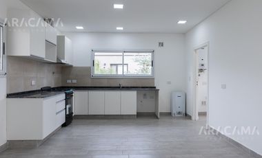VENTA CASA EN LA ALAMEDA - CANNING