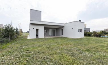 VENTA CASA EN LA ALAMEDA - CANNING