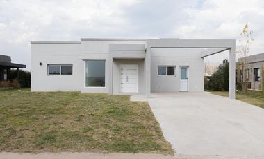 VENTA CASA EN LA ALAMEDA - CANNING