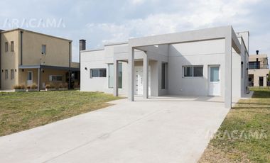 VENTA CASA EN LA ALAMEDA - CANNING