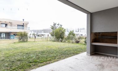 VENTA CASA EN LA ALAMEDA - CANNING