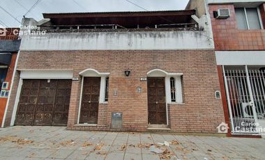 Casa 6 Amb. en 2 Plantas, Ideal Refacción o Edificio