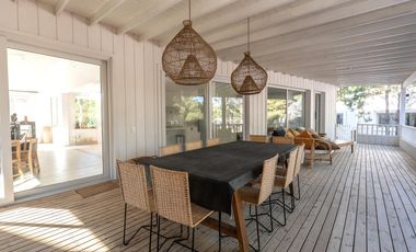 VENTA CASA COSTA ESMERALDA, BARRIO MARÍTIMO III, LOTE AL 100, 5 AMBIENTES