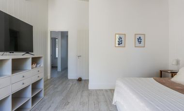 VENTA CASA COSTA ESMERALDA, BARRIO MARÍTIMO III, LOTE AL 100, 5 AMBIENTES