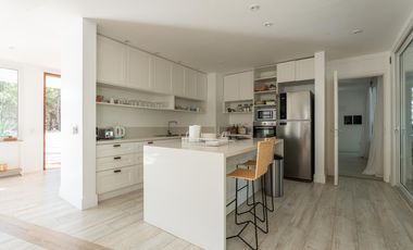 VENTA CASA COSTA ESMERALDA, BARRIO MARÍTIMO III, LOTE AL 100, 5 AMBIENTES