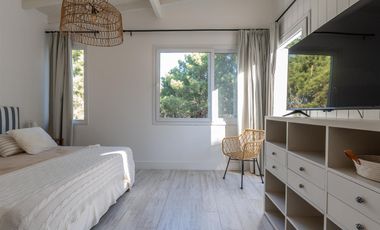 VENTA CASA COSTA ESMERALDA, BARRIO MARÍTIMO III, LOTE AL 100, 5 AMBIENTES