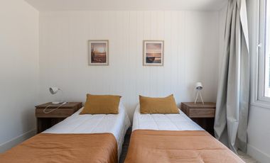 VENTA CASA COSTA ESMERALDA, BARRIO MARÍTIMO III, LOTE AL 100, 5 AMBIENTES