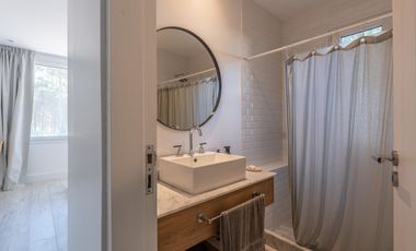 VENTA CASA COSTA ESMERALDA, BARRIO MARÍTIMO III, LOTE AL 100, 5 AMBIENTES